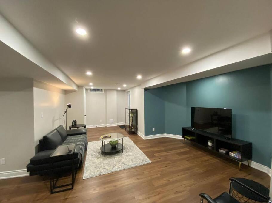 Spacious Basement Mississauga Eksteriør bilde